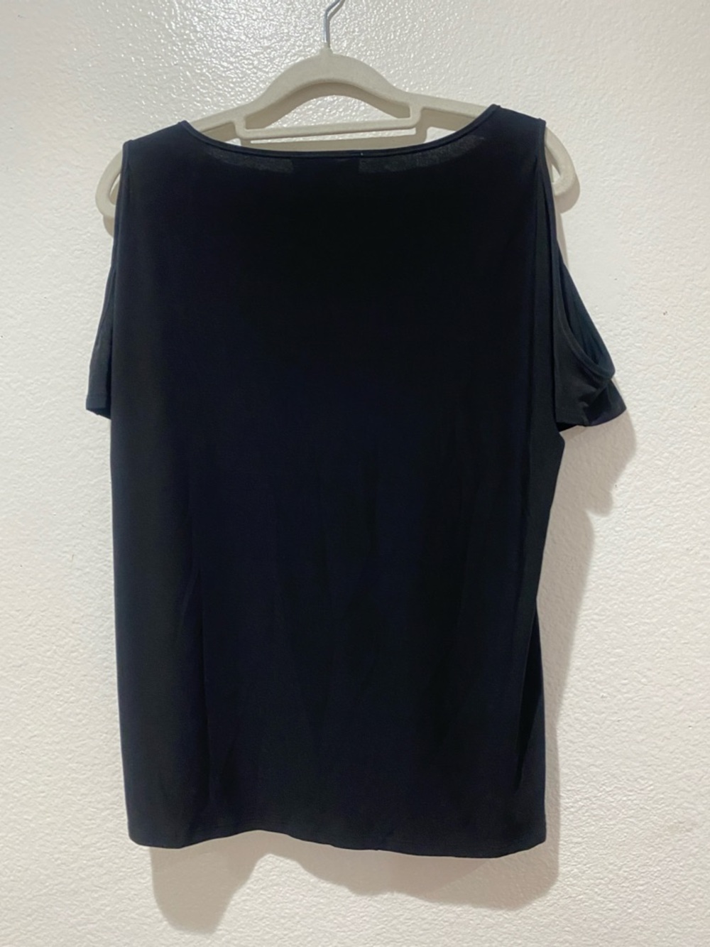 NINE WEST Black Cold-Shoulder Top with Gold Ring Accents. Size M - Picture 5 of 8